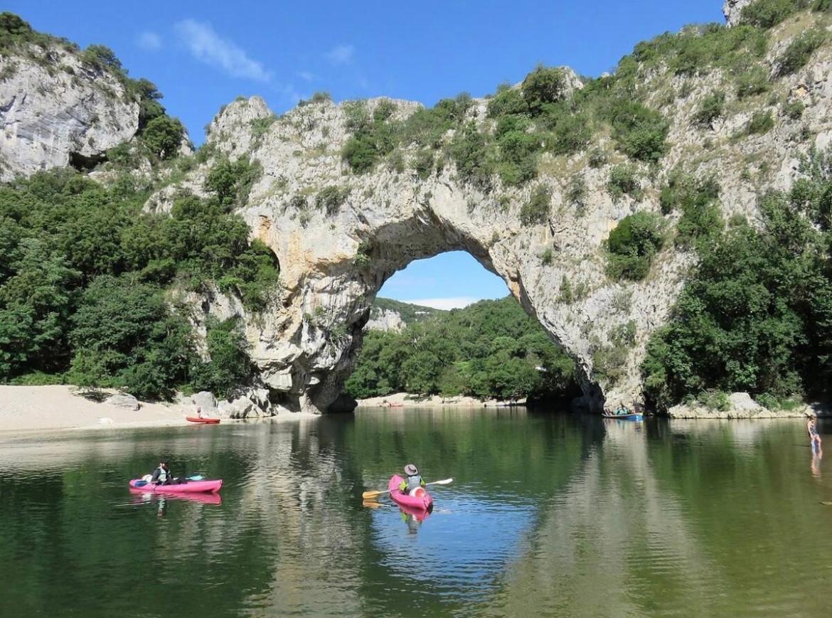 Escapade Ardechoise - Parking Gratuit - Chateau A 2 Pas Aubenas Esterno foto