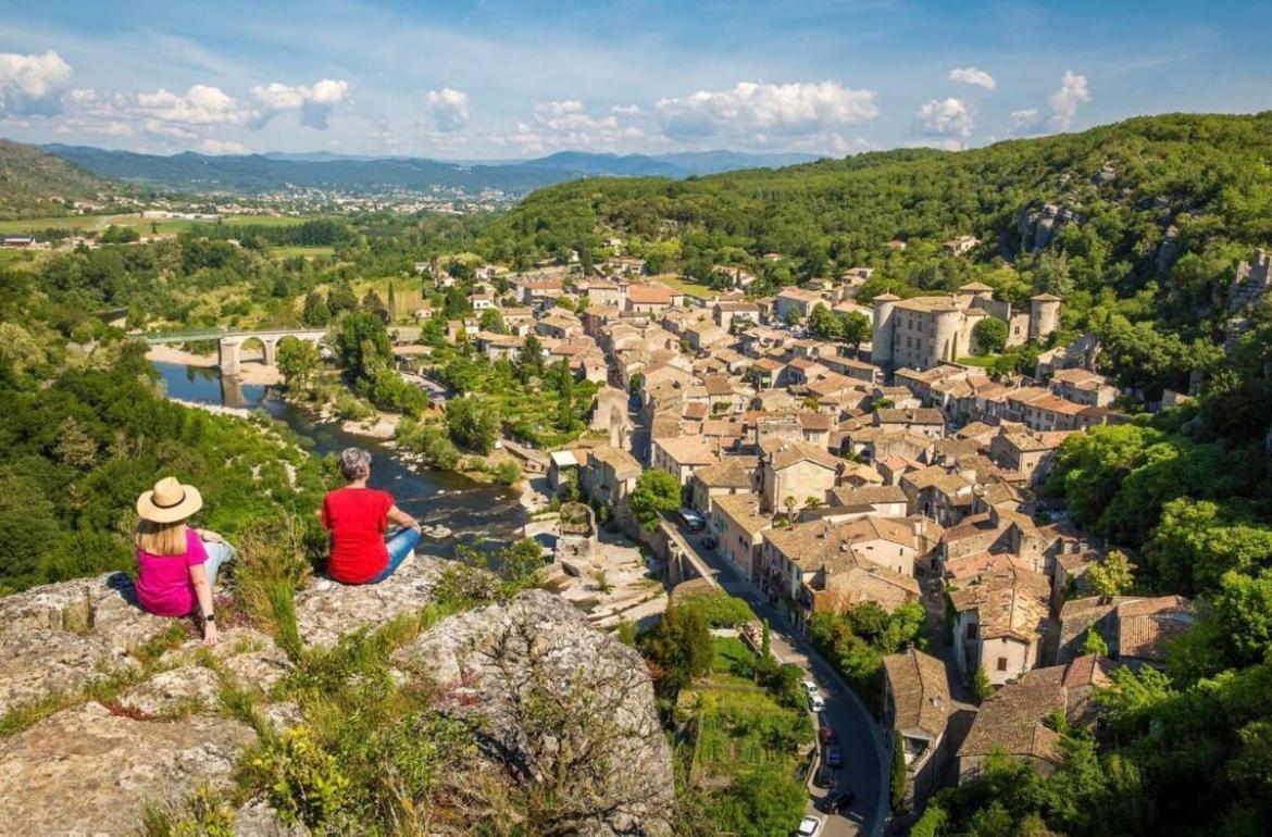 Escapade Ardechoise - Parking Gratuit - Chateau A 2 Pas Aubenas Esterno foto